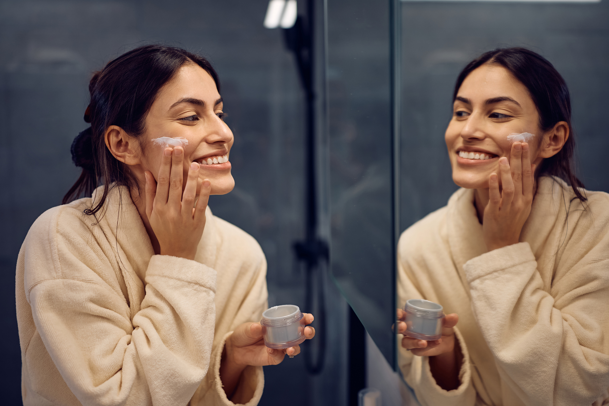 Why Ceramide-rich Moisturisers Are Essential in Winter