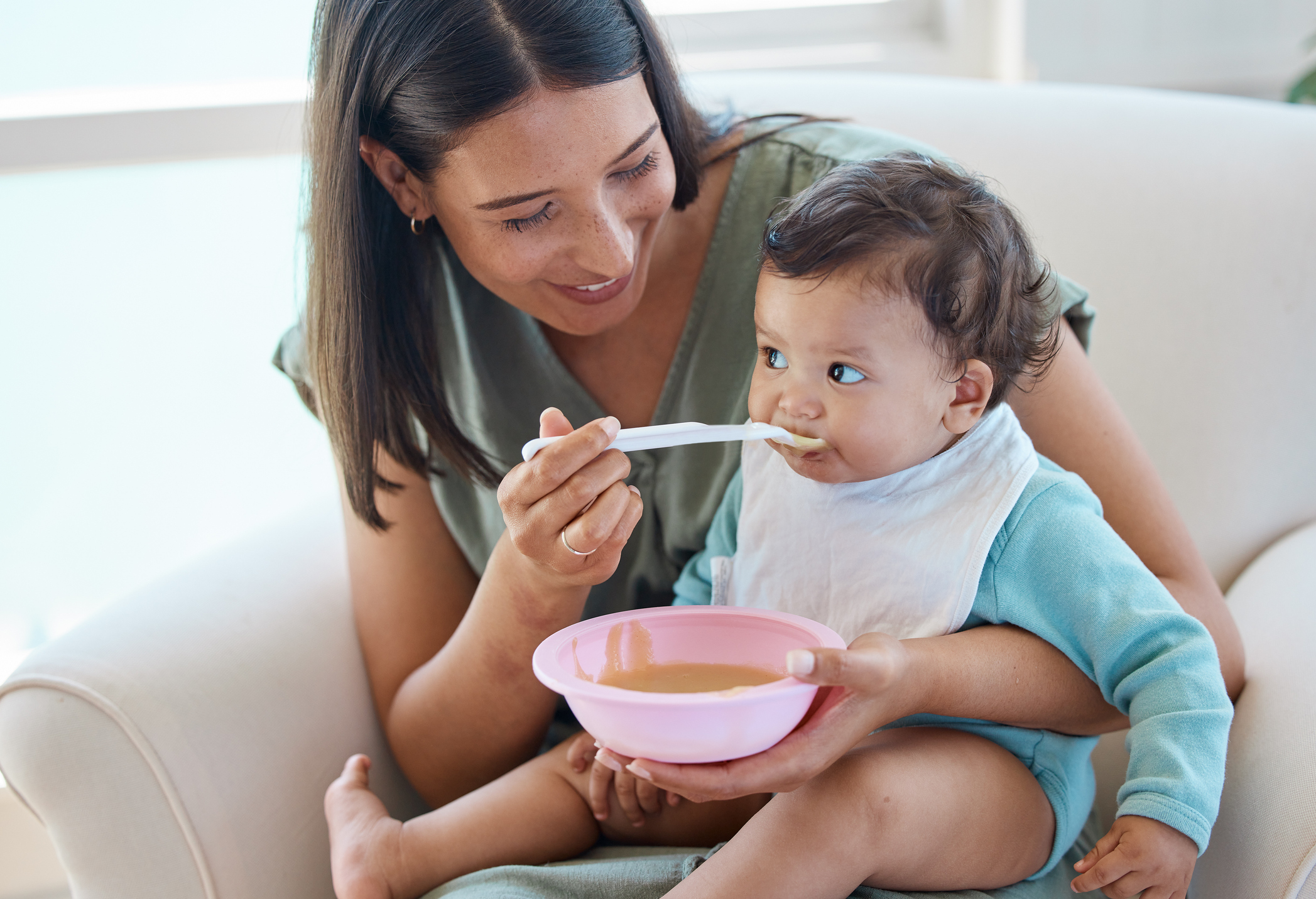 Nutrition for Babies 0-2 Years: A Month-by-month Feeding Guide