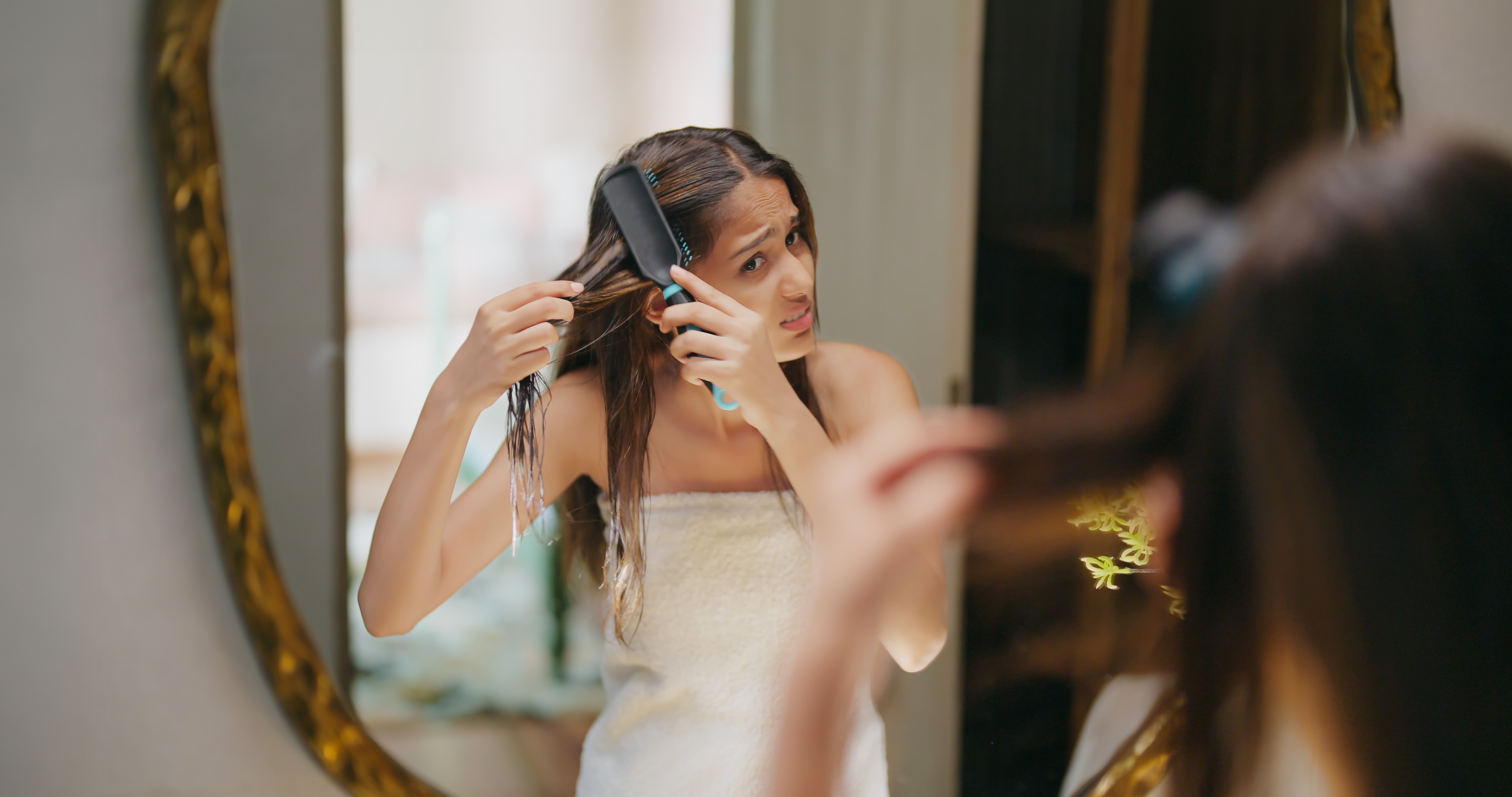 PCOS Hair Loss: Causes & How to Manage It Naturally